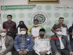 UMKM Binaan PLN Terima Penetapan Sertifikasi Halal dari LPPOM MUI Kalbar