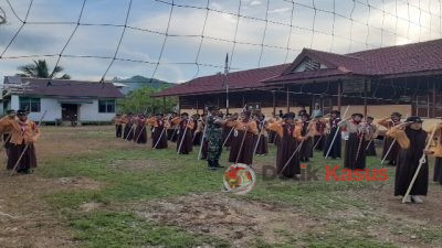 Babinsa Koramil 08/Bunut Hilir Pembekalan Bela Negara Siswa-Siswi Pramuka