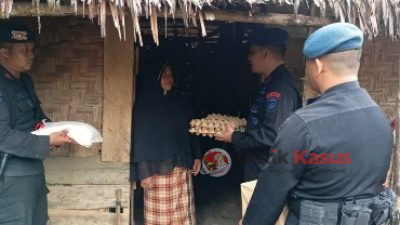 Sat-Brimobda Polda Aceh Kompi 2 Batalyon B Pelopor Aramiyah, Jum’at Barokah Santuni Warga