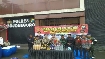 Jelang Akhir Tahun Polres Bojonegoro Lakukan Pemusnahan Barang Bukti Miras