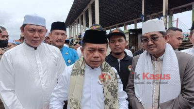 Gubernur Jambi bersama Bupati Tanjab Barat, Berikan Bantuan kepada Korban Kebakaran 