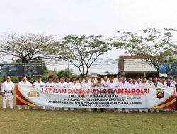 Personel Polres Singkawang dan Sat Brimob Laksanakan Latihan Beladiri Polri