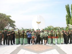 Peringati HUT ke-72 Penerangan Angkatan Darat, Pendam XII/Tpr Ziarah ke Taman Makam Pahlawan