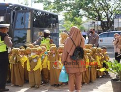 Kegiatan Polisi Sahabat Anak, Polres Singkawang Bawa Anak-anak Wisata Edukasi dan Wisata Religi