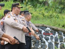 Tingkatkan Kemampuan Personel, Polres Kapuas Hulu Gelar Latihan Menembak