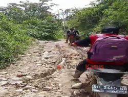 Prioritas Pembangunan PUPR Dipertanyakan, Menuju Sekolah Tenaga Pendidik Harus Rela Berngos-ngosan