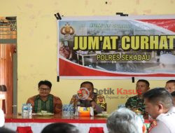 Pimpin Jumat Curhat di Desa Sungai Ringin, Ini Arahan Kapolres Sekadau