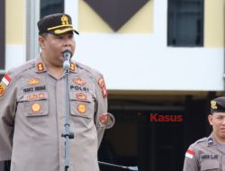 Kapolres Kapuas Hulu Berikan Penghargaan kepada Personel yang Berprestasi