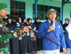 Dandim 1206/Psb Pimpin Upacara Bendera di SMA 1 Putussibau