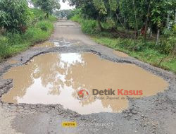 Jalan Kabupaten Rusak Menganga, Warga Minta Perbaikan, Prioritas Bottom Up