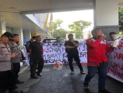 Tuntutan Aksi IMADEM Diterima Kabid SMA Sumut “Copot Kepala Sekolah”