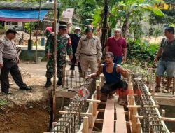 Bhabinkamtibmas Singkawang Timur, Kerja Bakti Membagun Jembatan