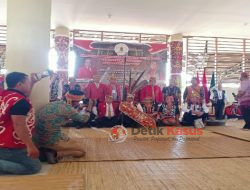 Lestarikan Budaya Adat Dayak, Kasdim 1206/Psb Hadiri Pelantikan dan Pengukuhan DAD Kapuas Hulu