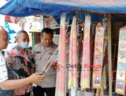 Polsek Lemahabang, Berikan Pesan Kamtibmas kepada Penjual Petasan dan Kembang api