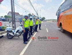 Ops. Ketupat Semeru 2023, Satlantas Polres Bojonegoro Melaksanakan Penggelaran Personel di Jalur Utama Arus Mudik