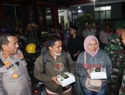 Sinergitas TNI-Polri, Hibur Pemudik Arus Balik di SPBU Tegalkarang dengan Tari Topeng dan Kuliner Khas Cirebon