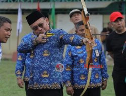 Bangun Lapangan Basket di Tepian Sungai Kapuas Hingga Panjat Tebing di Taman