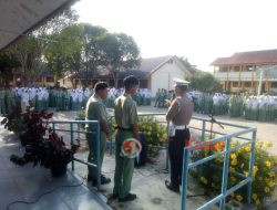 Polantas Masuk Sekolah Di Aceh Tamiang, Beri Arahan Dan Serahkan Buku Kamseltibcar Lantas