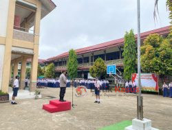 Wakili Kapolres, Kasat Binmas jadi Irup di SMPN 1 Sekadau