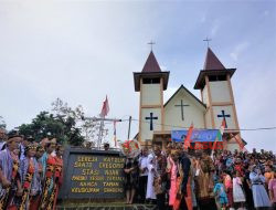 Bupati Sekadau Resmikan Gereja St Gregorius Stasi Nuak Paroki Yesus Tersalib Nanga Taman