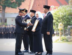 Dukung Pelayanan Polri, Bupati Bojonegoro Raih Penghargaan Tan Hana Dharma Mangrwa