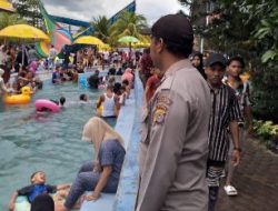 Patroli Di Water Boom, Personel Polsek Blang Mangat Beri Himbauan Kepada Pengunjung