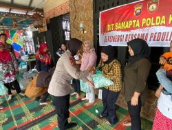 Peduli Stunting, Ditsamapta Polda Kalbar Berikan Bantuan 13 Paket Berupa Bahan Makanan Berprotein Hewani