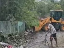 Dinas LH Bersihkan Sampah, Sewa Alat Berat