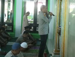 Kapolres Cirebon Kota Kumandangkan Adzan saat Sholat Jumat di Masjid Al Hidayah