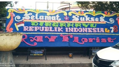 Komunitas Florist Bandar Jaya Meriahkan HUT Kemerdekaan RI Ke 78 Dengan Papan Bunga Kreatif