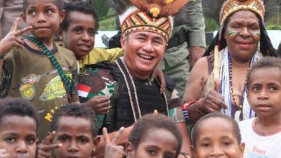 Beri Dukungan Moril Prajurit, Pangdam XII/Tpr masuk Wilayah Zona Merah di Papua Tengah