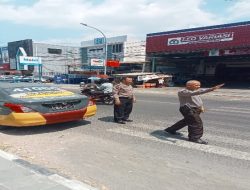 Personil Polsek Kedawung berikan pelayanan masyarakat melalui Gatur pagi