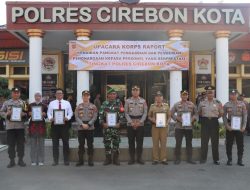 Kapolres Cirebon Kota Pimpin Upacara Korps Raport Kenaikan Pangkat Pengabdian Personil Polsek Gunungjati