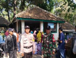 Pantau kamtbmas Bhabinkamtibmas Mertasinga polsek Gunung jati Polres Cirebon Kota monitoring obyek wisata religi