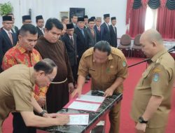 Pj. Bupati Landak Kukuhkan Pengurus Forum Kerukunan Umat Beragama (FKUB)