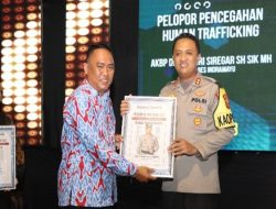 Kapolres Cirebon Kota Raih Penghargaan Person Of The Year Radar Cirebon Tahun 2023