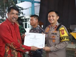 Kapolres Cirebon Kota Raih Penghargaan dari Komite SMAN 1 Kota Cirebon