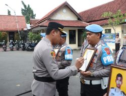 Kapolres Cirebon Kota Pimpin Upacara PTDH