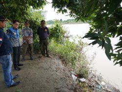 Pj Adriyanto Meninjau Sejumlah Rumah Rawan Longsor Bantaran Sungai Bengawan Solo