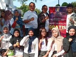 Car Free Day With Law & Justice , Memberikan Pelayanan Hukum Gratis