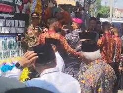 Ketua WJI DPD Jateng Rozikin Subastian BD dan Ketua WJI DPD Bekasi H. Aput Saefudin, Takziah di Kediaman Habib Lutfi.