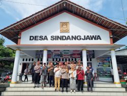 Polresta Cirebon Gelar Jum’at Curhat di Desa Sindangjawa Kecamatan Dukupuntang