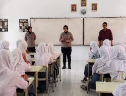 Polresta Cirebon Berikan Penyuluhan Kamtibmas dan Pencegahan Stunting kepada Siswa SMAN 1 Plumbon