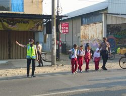 Turunkan Ratusan Personil Opsnal dan Staf Polresta Cirebon Laksanakan Gatur Pagi dan Sore