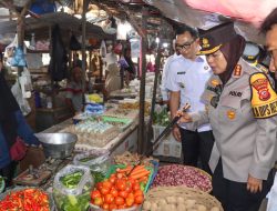 Bersama PJ Bupati Cirebon, Forkopimda, Kapolresta Cirebon Pantau Harga Sembako di Pasar Sumber