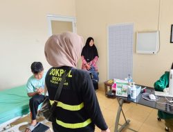 Wakapolresta Cirebon Berikan Bantuan kepada Anak Stunting