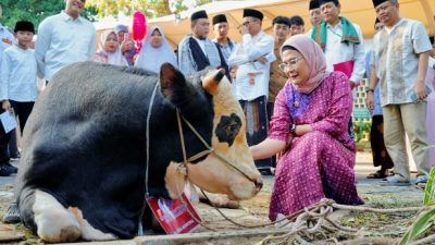 Bupati Indramayu rayakan Hari Raya Idul Adha 1445/2024 undang Masyarakat Makan Sate Bersama