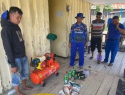 Polisi Berhasil Menangkap Kapal Bermuatan Bahan Peledak Di Perairan Bombana.