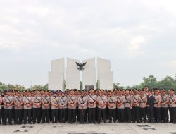 Kapolresta Cirebon Pimpin Ziarah dan Tabur Bunga di TMP Gegunung Dalam Peringatan Hari Bhayangkara ke-78