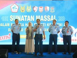 Dalam Rangka Hari Bakti Ke-77 TNI AU, Lanud Sultan Hasanuddin Gelar Sunatan Massal 1.000 Anak-Anak